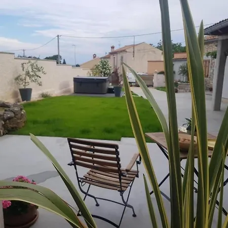 Deluxe One Bedroom Marčana