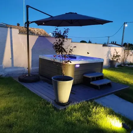 Deluxe One Bedroom Apartament Marčana